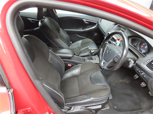 Volvo V40 2.0 T2 R-Design Hatchback 5dr Petrol Manual Euro 6 (s/s) (122 ps)